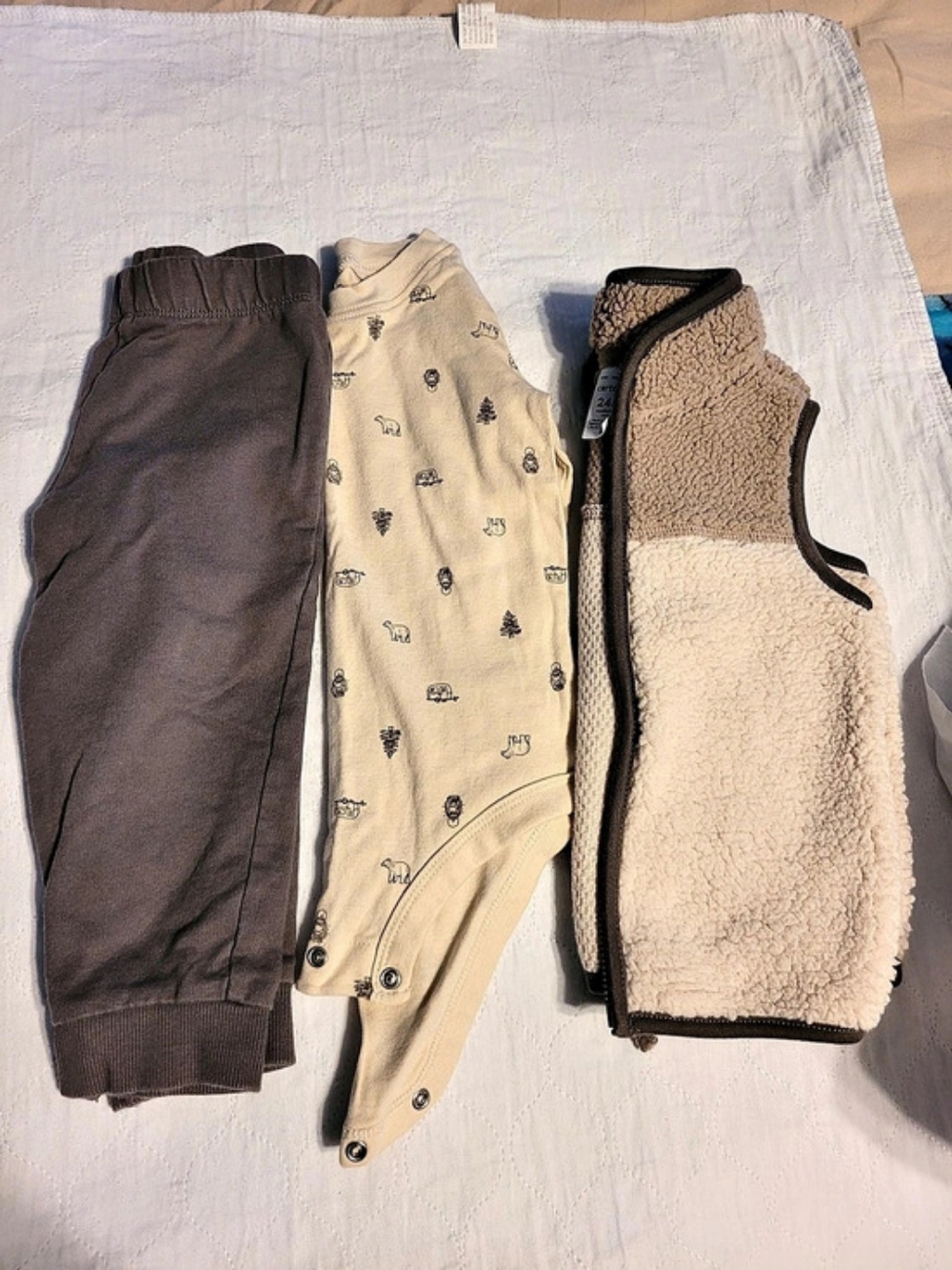 Carter's Baby 24M 3-Piece Set Gray & Cream Like New